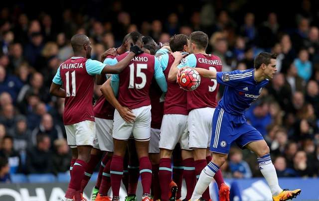 “小雪”节气将至，长春亚泰基地为天然草加盖第二层“棉被”