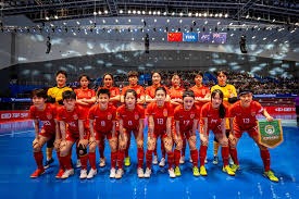 特狮：我没事，早上在巴塞罗那训练，将回吉达加入球队训练营