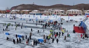 冬季草原上的射箭比赛 神射手一箭直击靶心 又美又飒