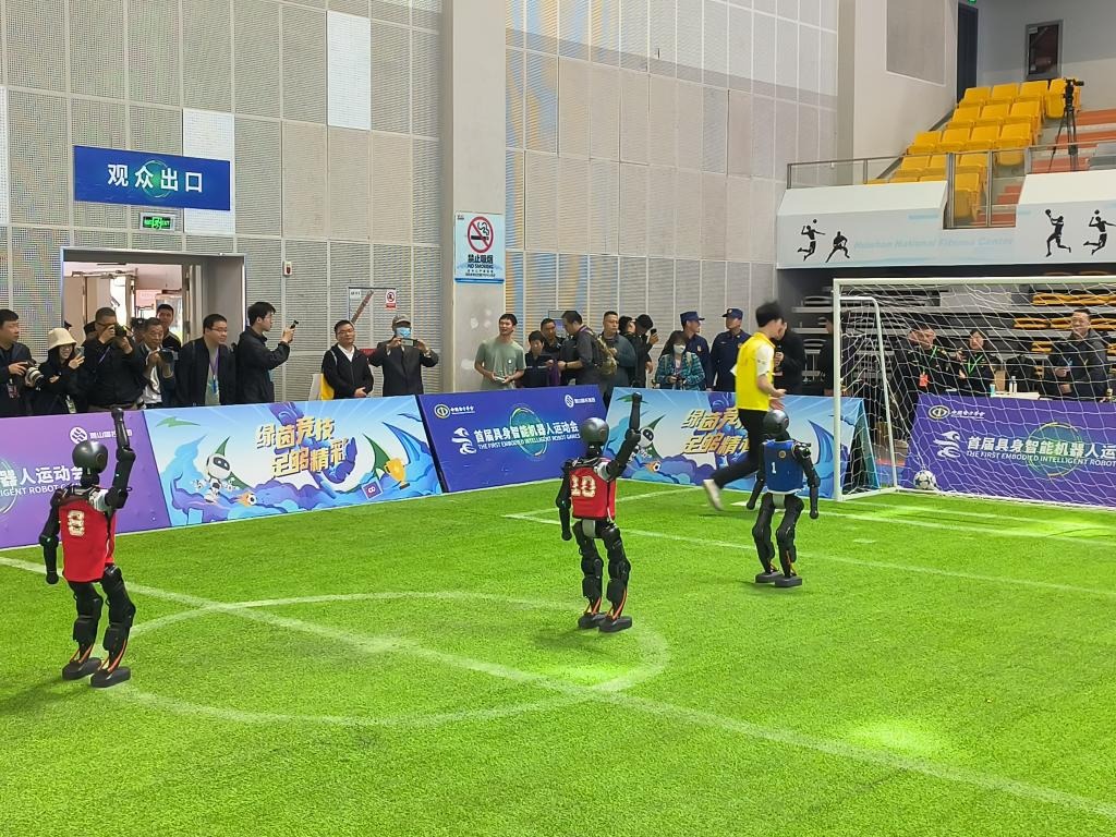 神经科学：解析“自我控制耗竭”在长时间博弈中的体现。（神经科学视角：长时间博弈中的自控力耗竭机制）